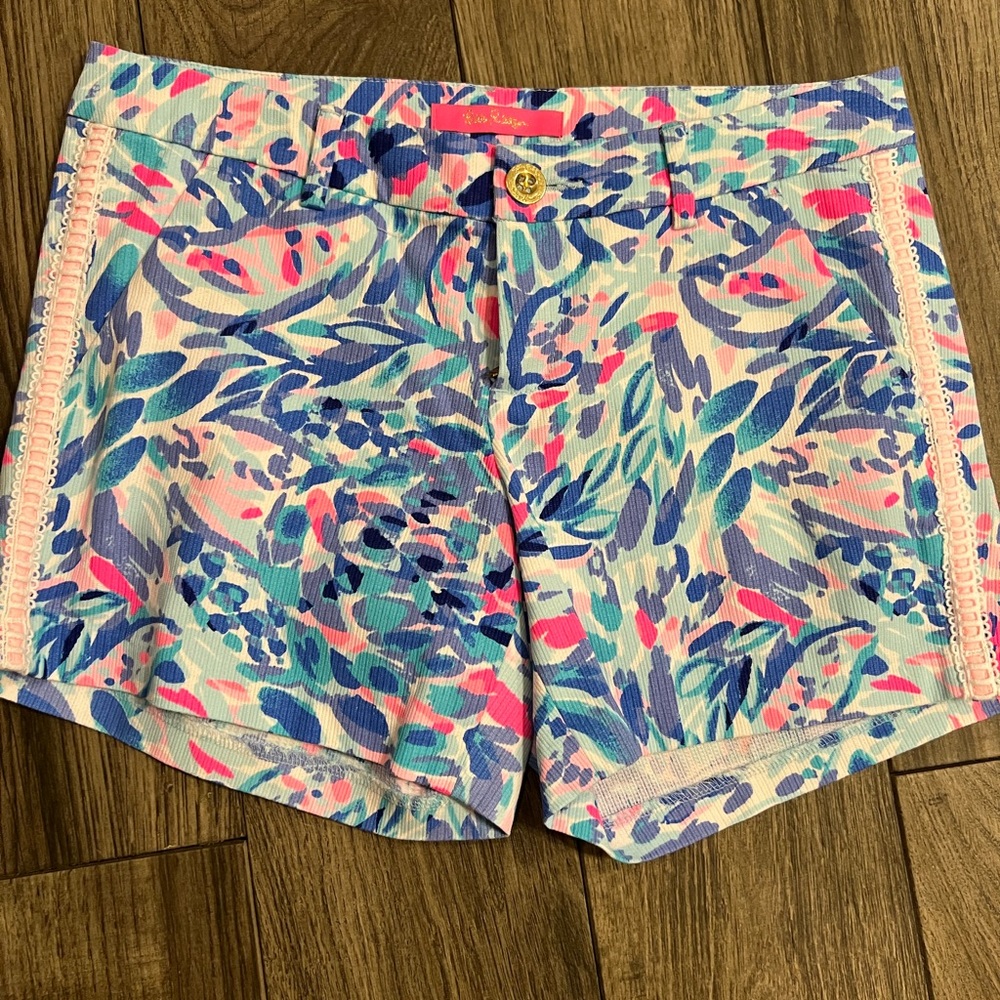 Lilly Pulitzer Callahan short with lace